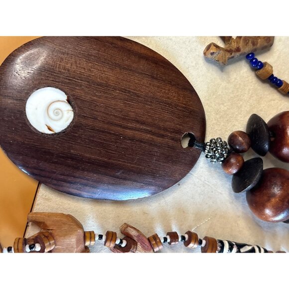 Lot Of Handmade Wooden & Beaded Animal-Themed Necklaces With Unique Pendant Acce - Picture 3 of 16